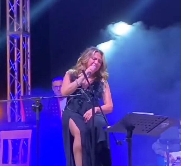 Avanti a pugni chiusi