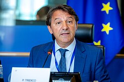 Fine campagna elettorale: Tridico chiude a Corigliano Rossano con cuore, dignità e piazze gremite