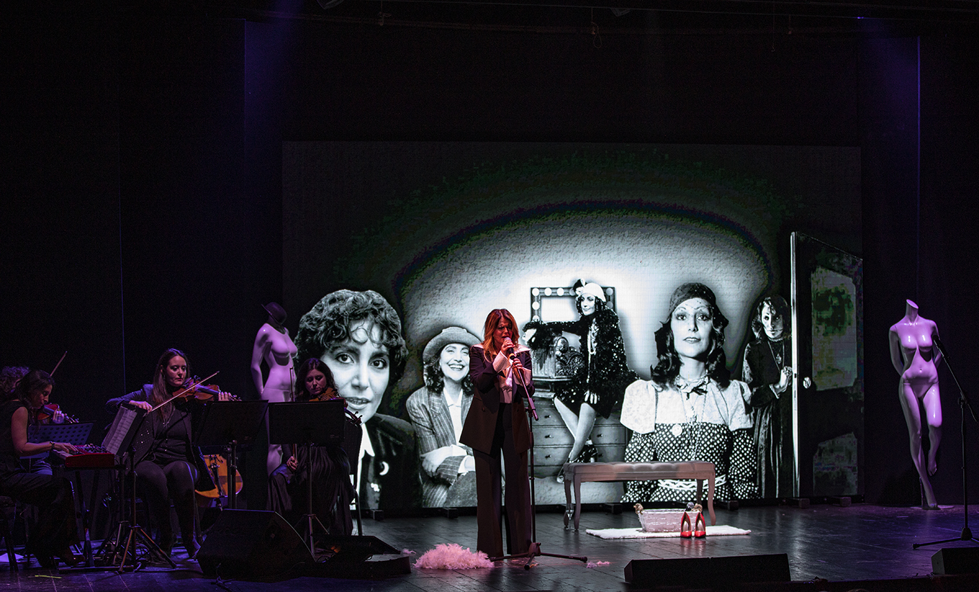 monica sarnelli trionfa al teatro augusteo con le donne veraci