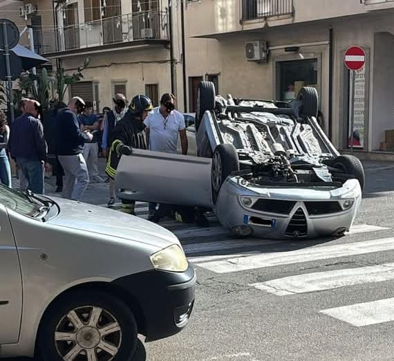 incidente a siderno paura sul corso garibaldi da Gbt-magazine.com incidente a siderno paura sul corso garibaldi