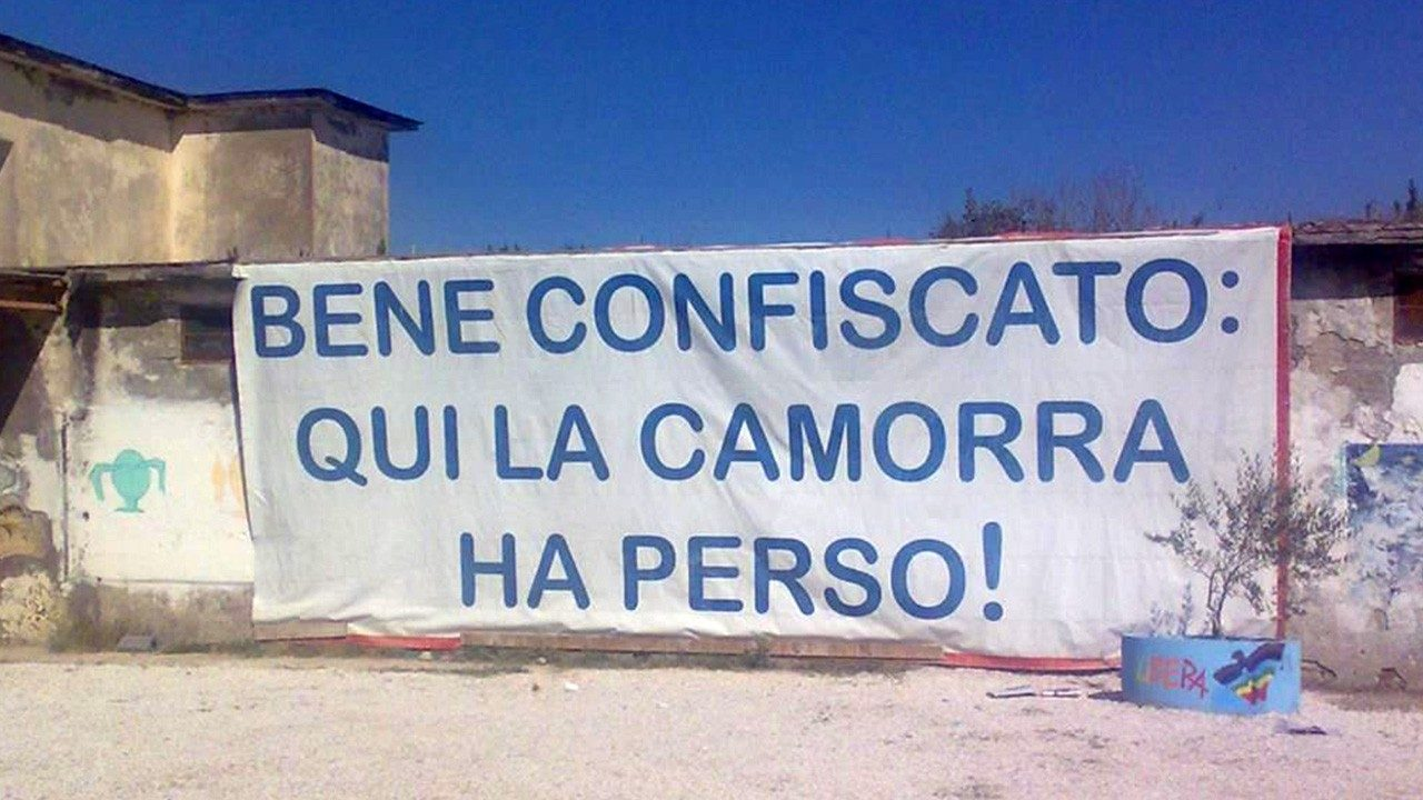 Boicottaggio Bancario: Perché lo Stato fa paura e la ‘ndrangheta no?