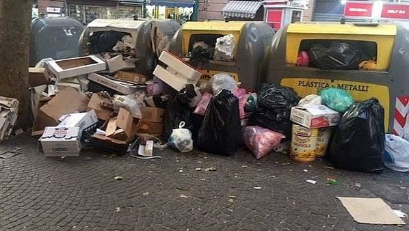 blocchi stradali per il caro carburante rischio rifiuti a terra da Gbt-magazine.com blocchi stradali per il caro carburante rischio rifiuti a terra